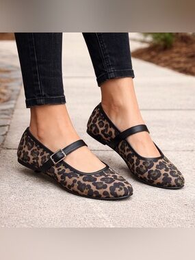 Cushionaire Leopard Print Mary Jane Flats Size 9W Wide